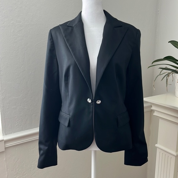 How & Wen black blazer - Picture 1 of 7